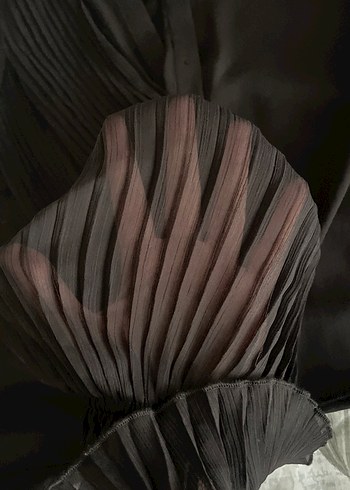 Kadın Siyah Pilili Uzun Kollu V Yaka Gömlek - Görsel 3