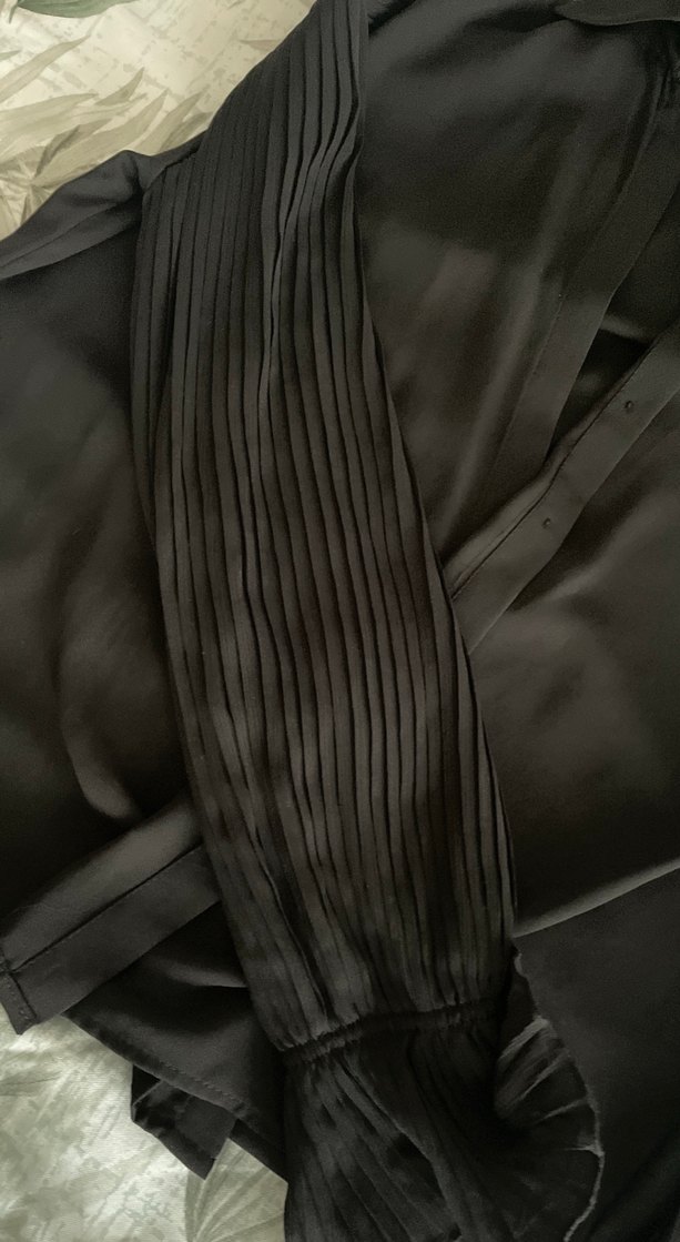 Kadın Siyah Pilili Uzun Kollu V Yaka Gömlek - Görsel 2