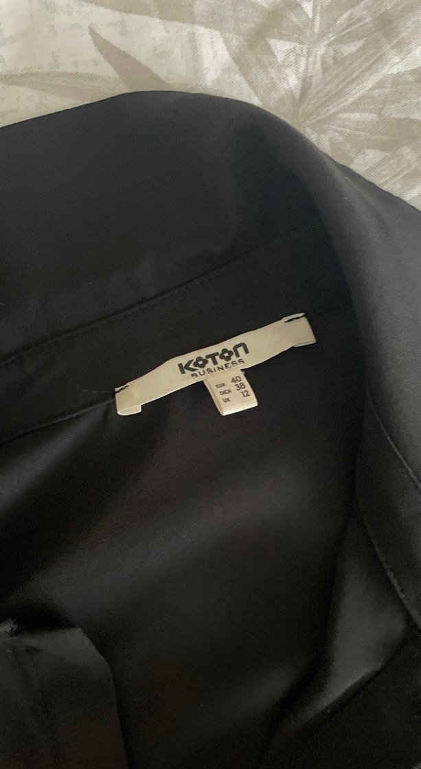 Kadın Siyah Pilili Uzun Kollu V Yaka Gömlek - Görsel 5