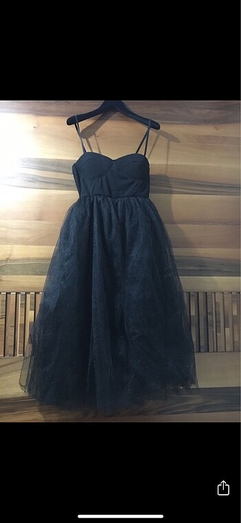 xl Beden Siyah askılı kabarık midi boy elbise