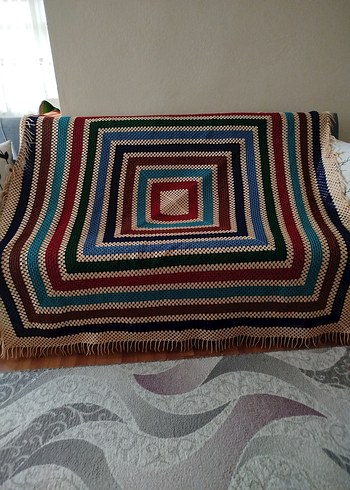 Kare Desenli Çok Renkli Örgü masa örtüsü. - Görsel 2