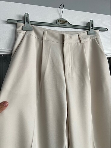 40 Beden Bej Pantolon