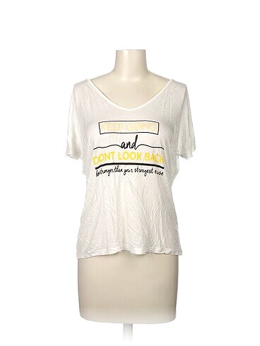 Koton T-shirt %70 İndirimli.