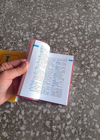 İlkokul-Ortaokul İngilizce-Türkçe Sözlük - Görsel 6