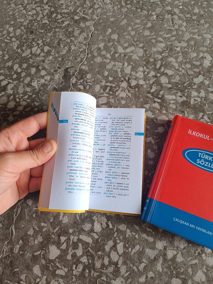 İlkokul-Ortaokul İngilizce-Türkçe Sözlük - Görsel 3