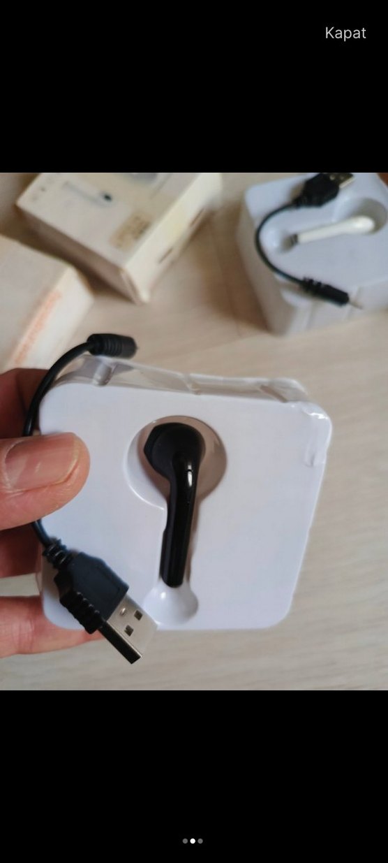 Beyaz siyah i7 Kulaklık ve USB Kablosu - Görsel 3