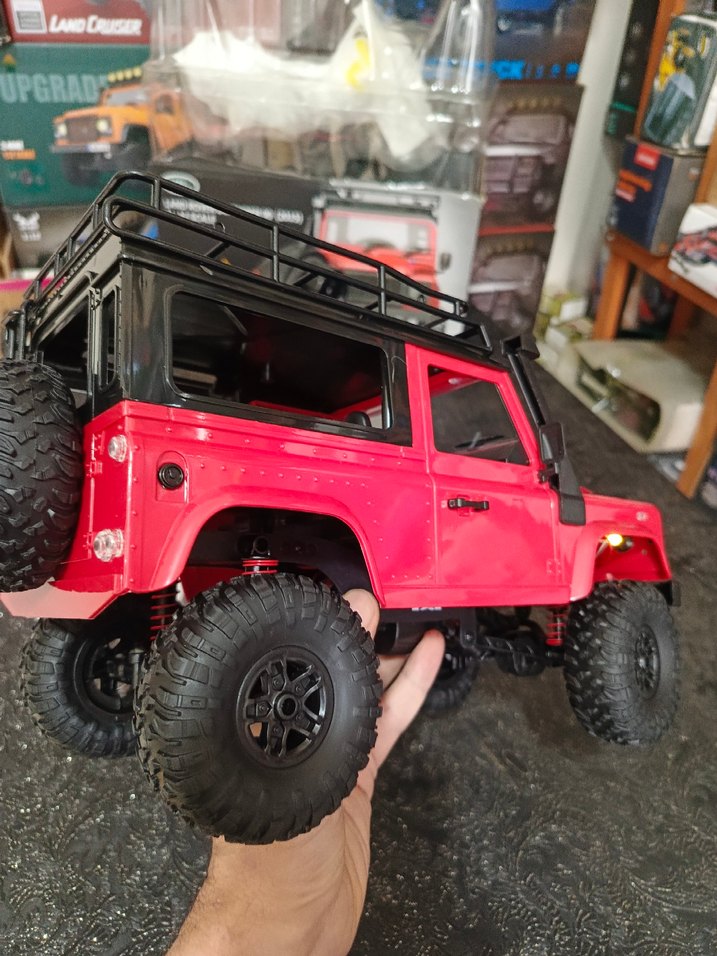 Kırmızı Land Rover Oyuncak Araba - Görsel 2