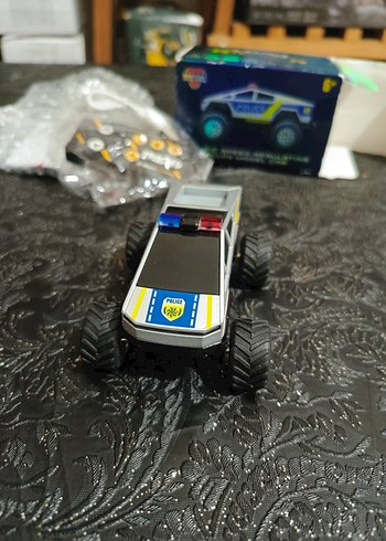 Renkli Polis Temalı Oyuncak Araba - Görsel 2