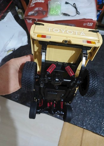 Sarı RC Oyuncak Araba Modeli - Görsel 6