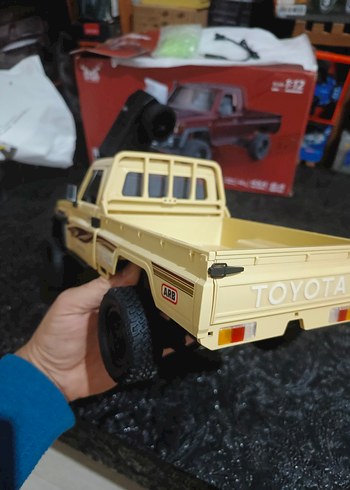 Sarı RC Oyuncak Araba Modeli - Görsel 4