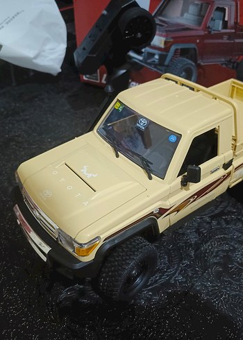 Sarı RC Oyuncak Araba Modeli - Görsel 3