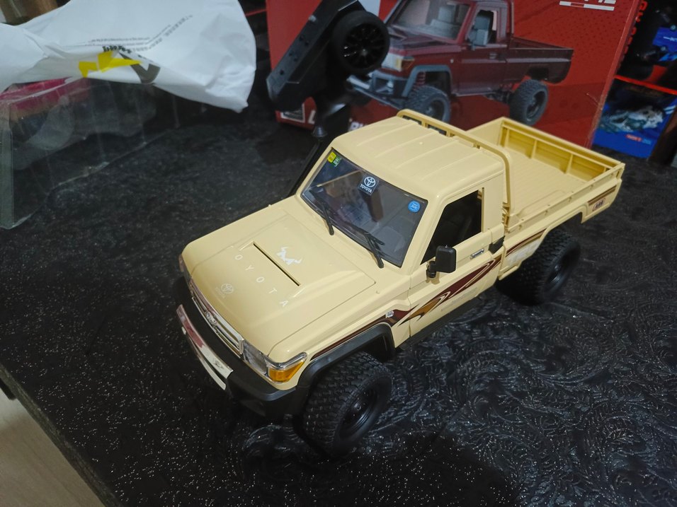 Sarı RC Oyuncak Araba Modeli - Görsel 3