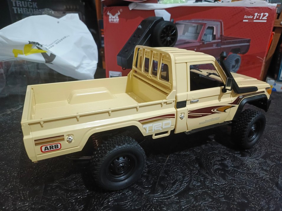 Sarı RC Oyuncak Araba Modeli - Görsel 2