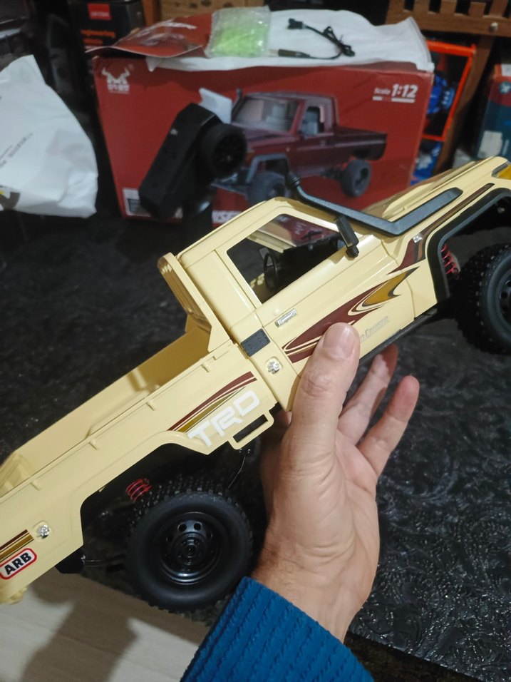 Sarı RC Oyuncak Araba Modeli - Görsel 5