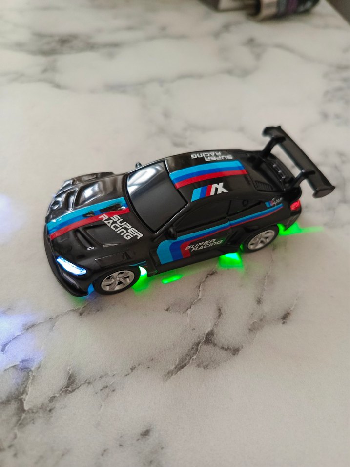 Renkli LED Işıklı BMW Siyah Oyuncak Araba - Görsel 2