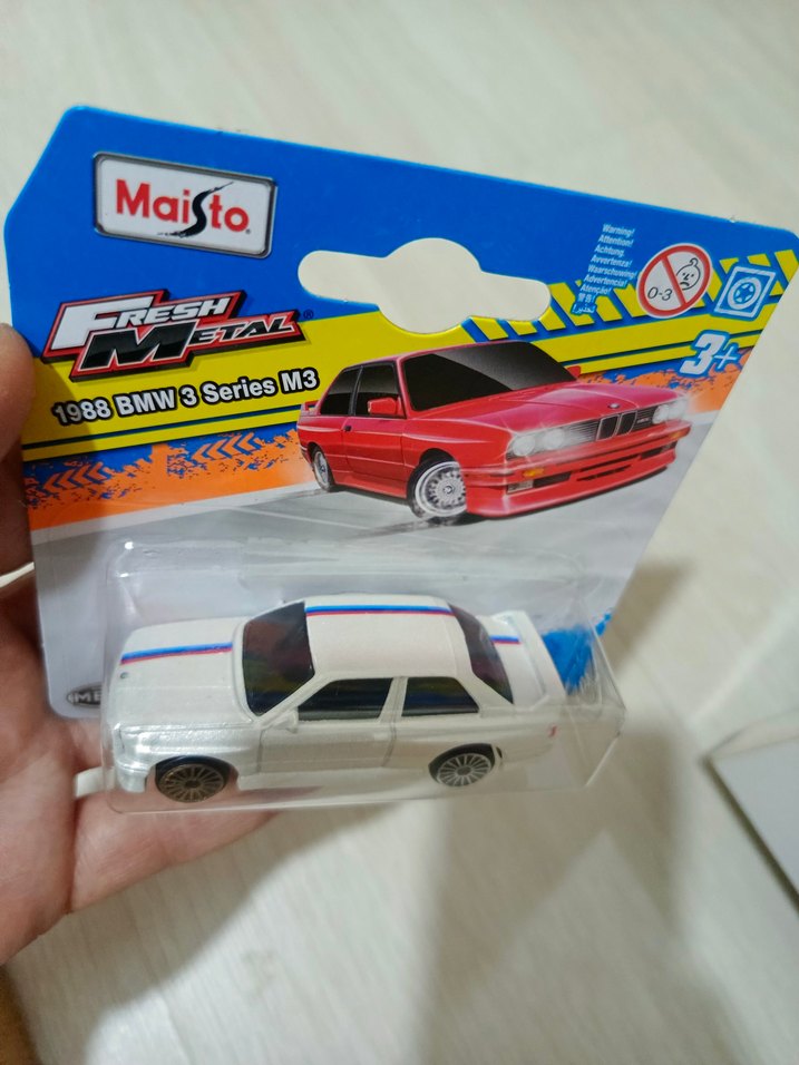 Beyaz BMW 3 Serisi M3 Oyuncak Araba - Görsel 3