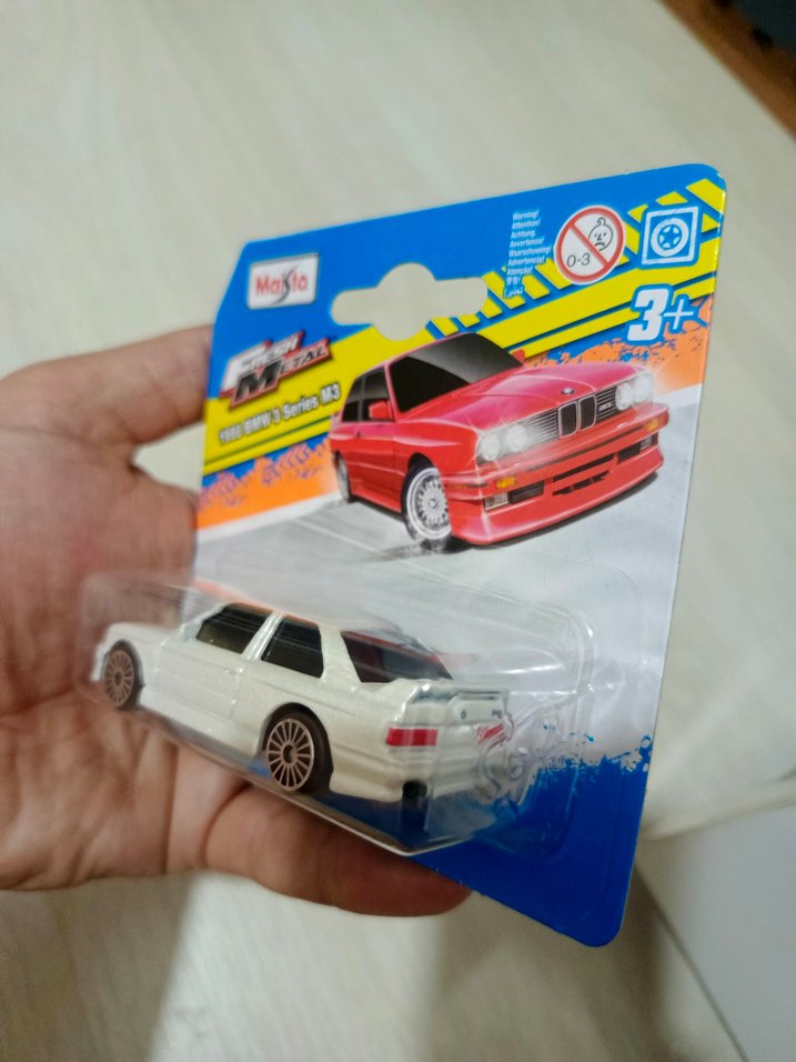 Beyaz BMW 3 Serisi M3 Oyuncak Araba - Görsel 2