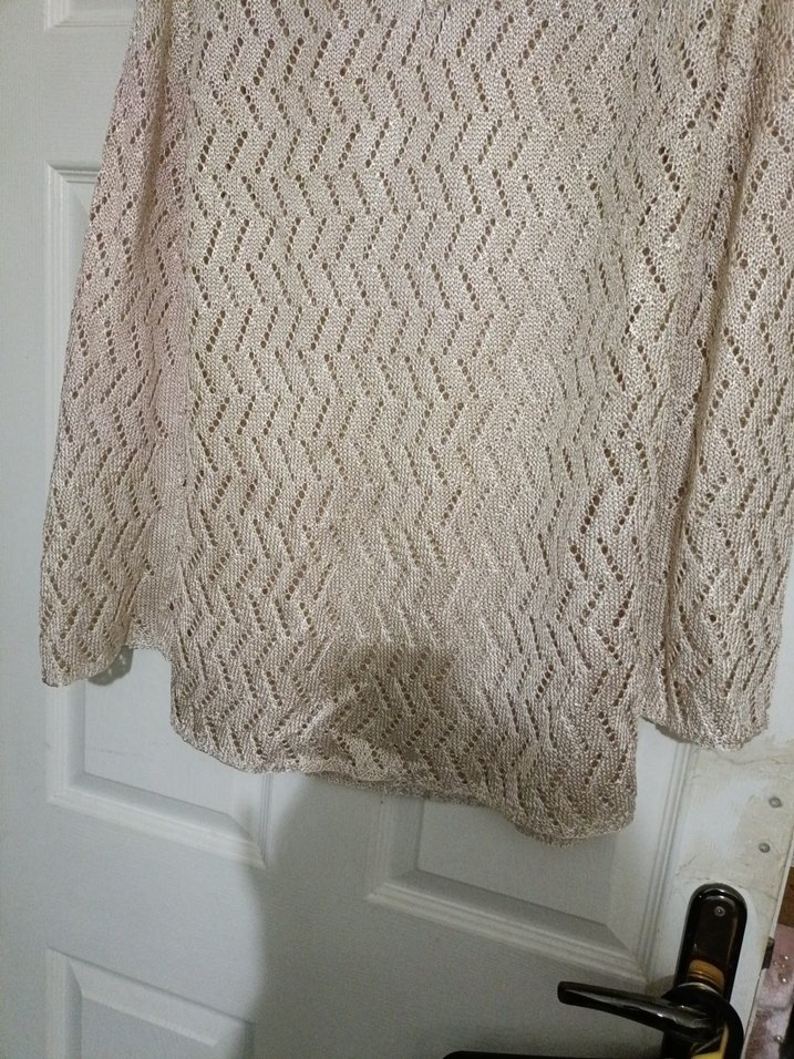 Bej V Yaka Örgü Kadın Kazak - Görsel 2