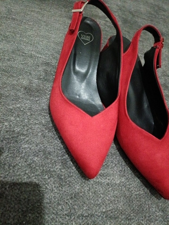 Kırmızı Süet Stiletto Tokalı Kadın Ayakkabı - Görsel 2