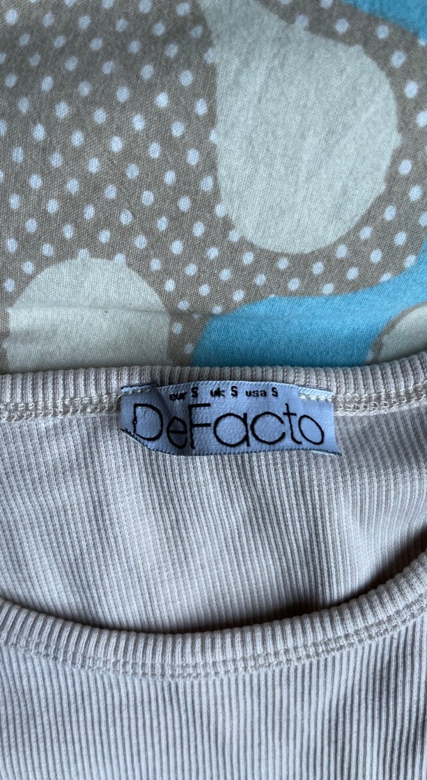 Bej Kadın Kolsuz Yüksek Yaka Atlet - Görsel 3