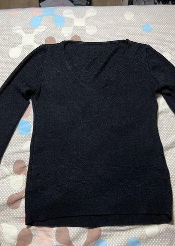 Siyah V Yaka Düğmeli Kadın Kazak - Görsel 5