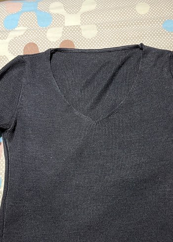 Siyah V Yaka Düğmeli Kadın Kazak - Görsel 2