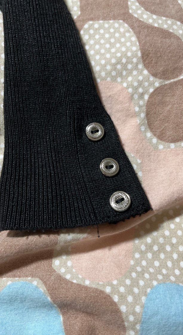 Siyah V Yaka Düğmeli Kadın Kazak - Görsel 4