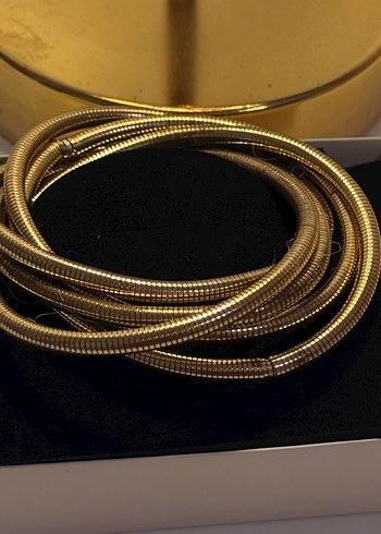 Altın Renkli Elastik Yılan Desenli Bilezik - Görsel 3