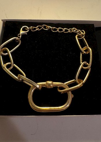 Zincir Detaylı Altın Renk Bileklik - Görsel 3