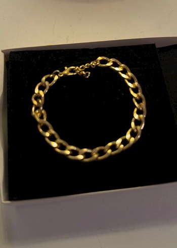 Zincir Detaylı Altın Renk Bileklik - Görsel 5