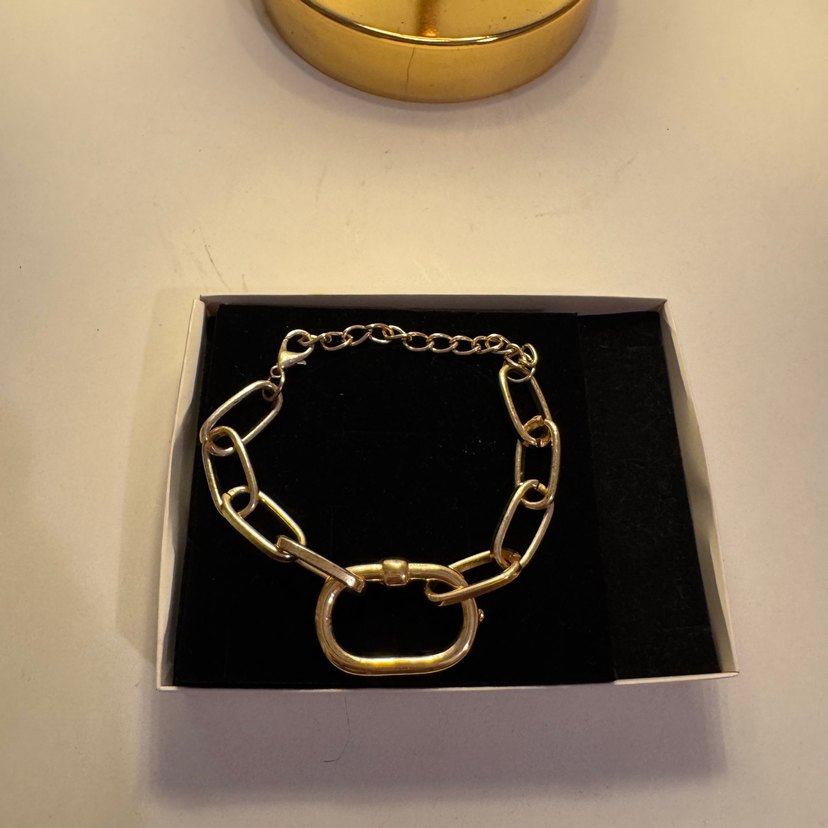 Zincir Detaylı Altın Renk Bileklik - Görsel 2