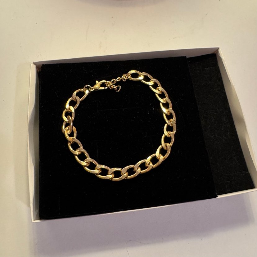 Zincir Detaylı Altın Renk Bileklik - Görsel 4