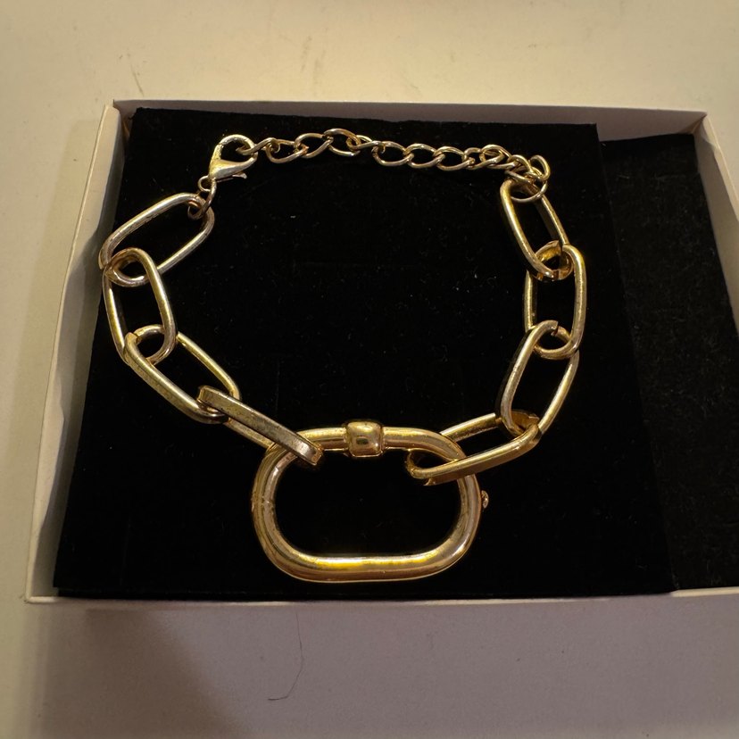 Zincir Detaylı Altın Renk Bileklik - Görsel 3