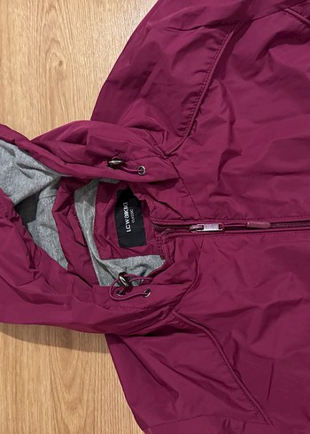 Lc Waikiki Bordo Kapüşonlu Kadın Ceket Yagmurluk - Görsel 2