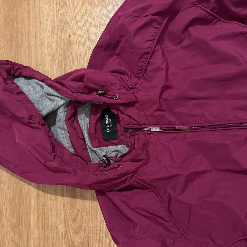 Lc Waikiki Bordo Kapüşonlu Kadın Ceket Yagmurluk - Görsel 2
