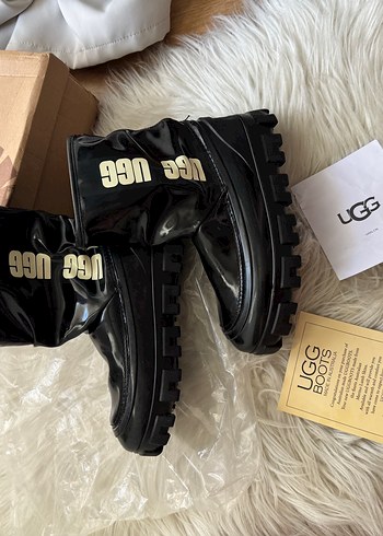 UGG Siyah Rugan Platform Topuklu Kadın Bot