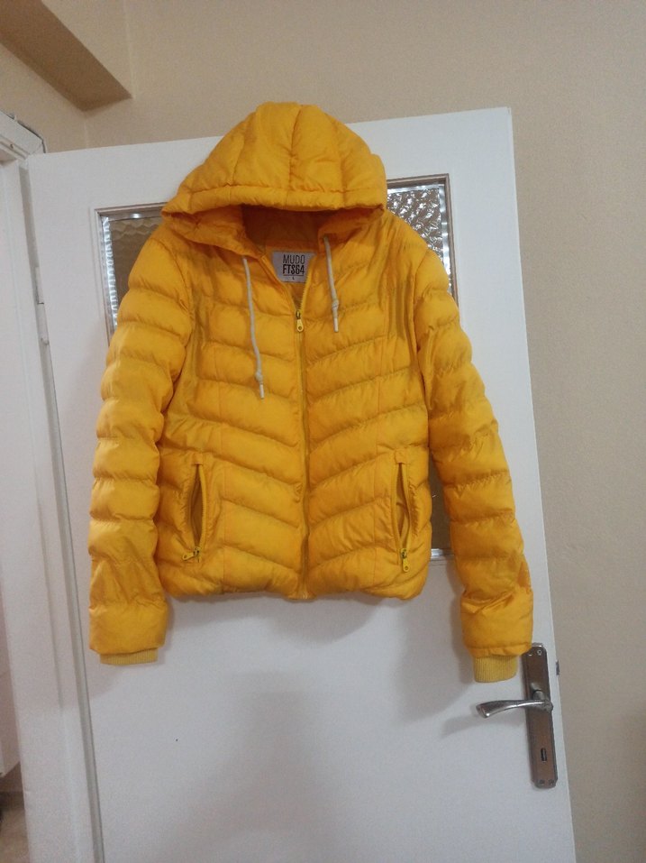 Sarı Kapüşonlu Kadın Kışlık Mont - Görsel 3