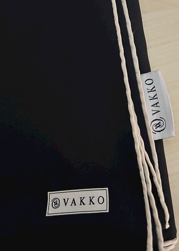 Siyah Kadın İpek Eşarp Velcro Detaylı - Görsel 3