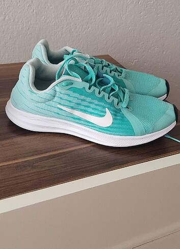 Nike spor ayakkabı