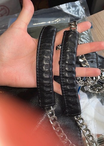 Beden siyah Renk Stradivarius Zincir Detaylı Siyah Parlak Deri Kadın Çanta
