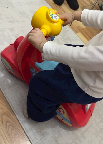Fisher price Çocuk Scooterı ilk arabam motor - Görsel 4
