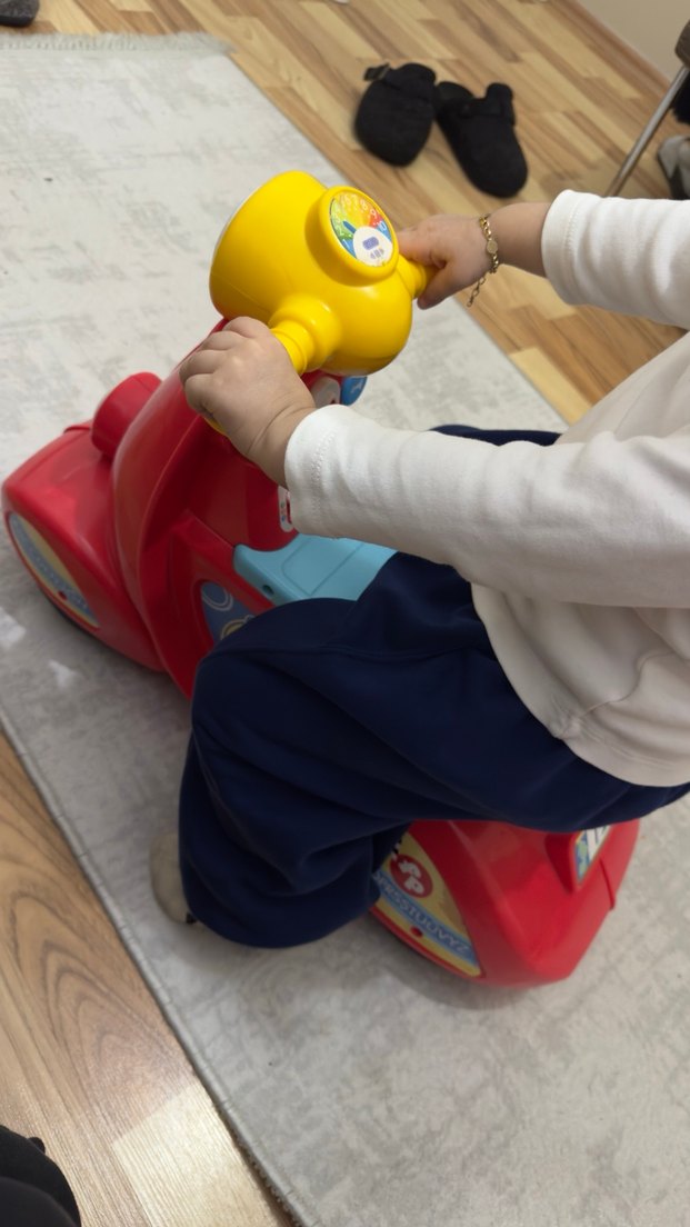 Fisher price Çocuk Scooterı ilk arabam motor - Görsel 4