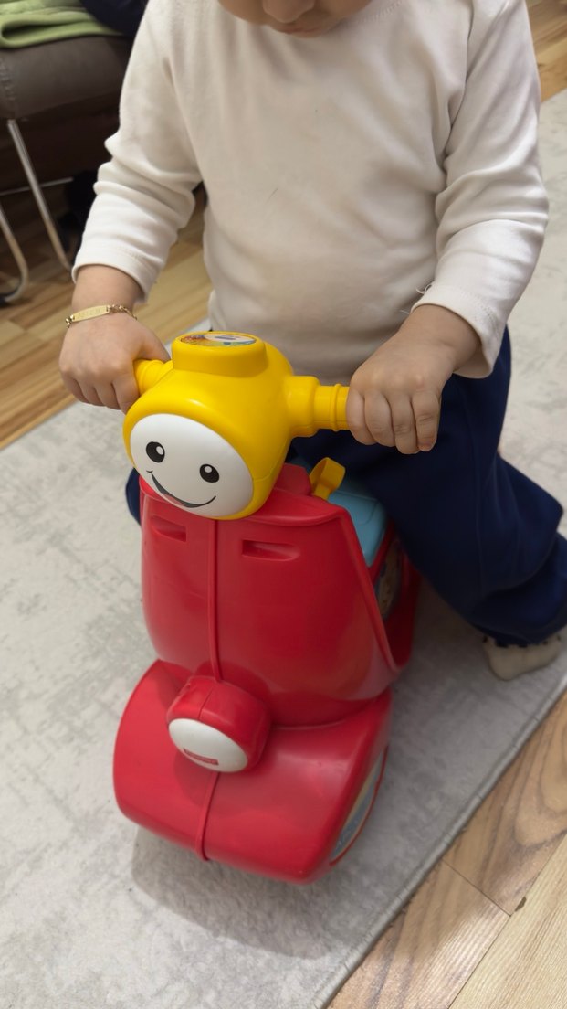 Fisher price Çocuk Scooterı ilk arabam motor - Görsel 3