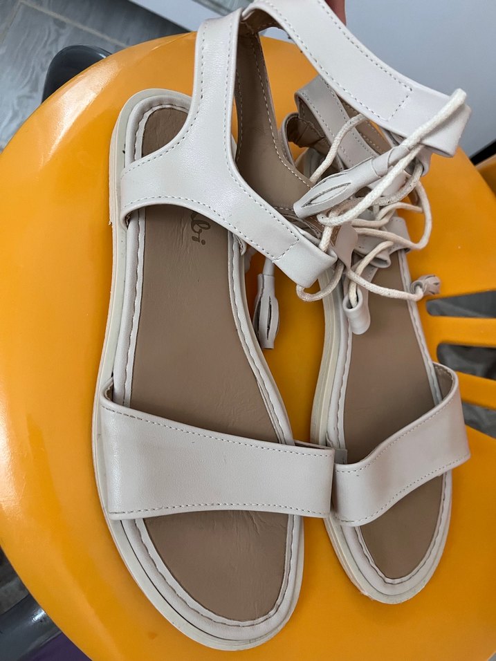 Beyaz Kadın Dolgu Topuklu Sandalet - Görsel 2