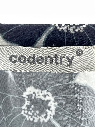 s Beden çeşitli Renk Codentry Bluz %70 İndirimli.