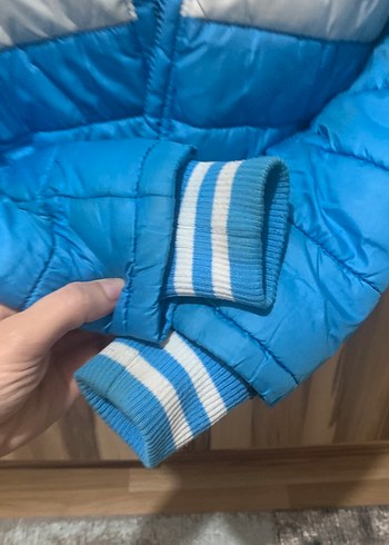 Mavi ve Gri Baskılı Fermuarlı Erkek Mont - Görsel 3