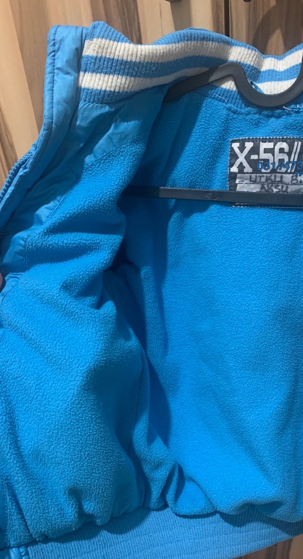 Mavi ve Gri Baskılı Fermuarlı Erkek Mont - Görsel 2