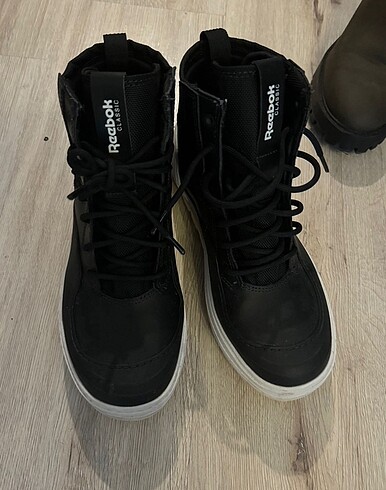 Reebok 37