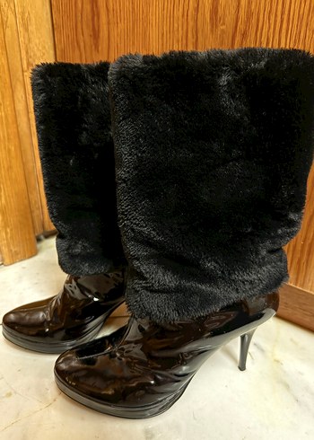 Kürk Detaylı Siyah Rugan Çizme - Görsel 2