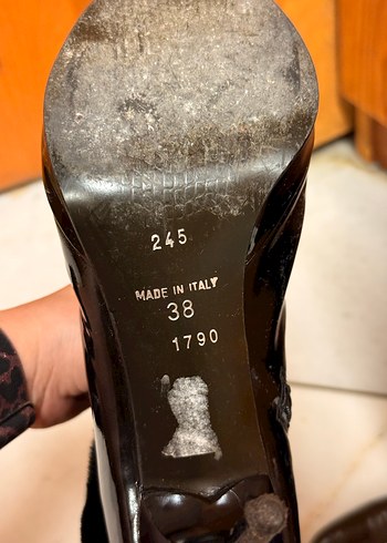 Kürk Detaylı Siyah Rugan Çizme - Görsel 4